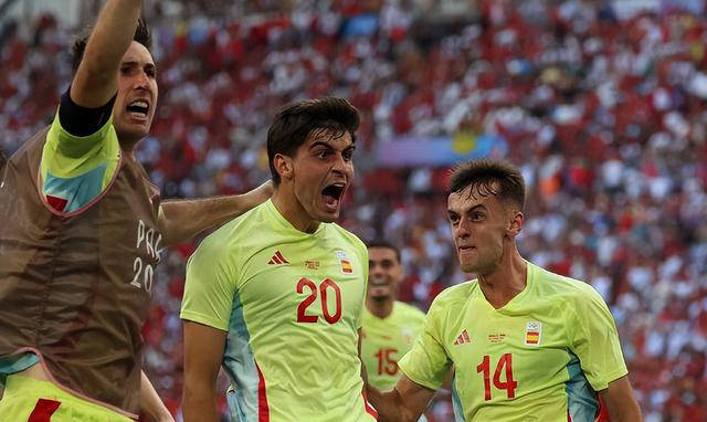 法国队击败西班牙,展现出色表现 法国队击败西班牙,展现出色表现