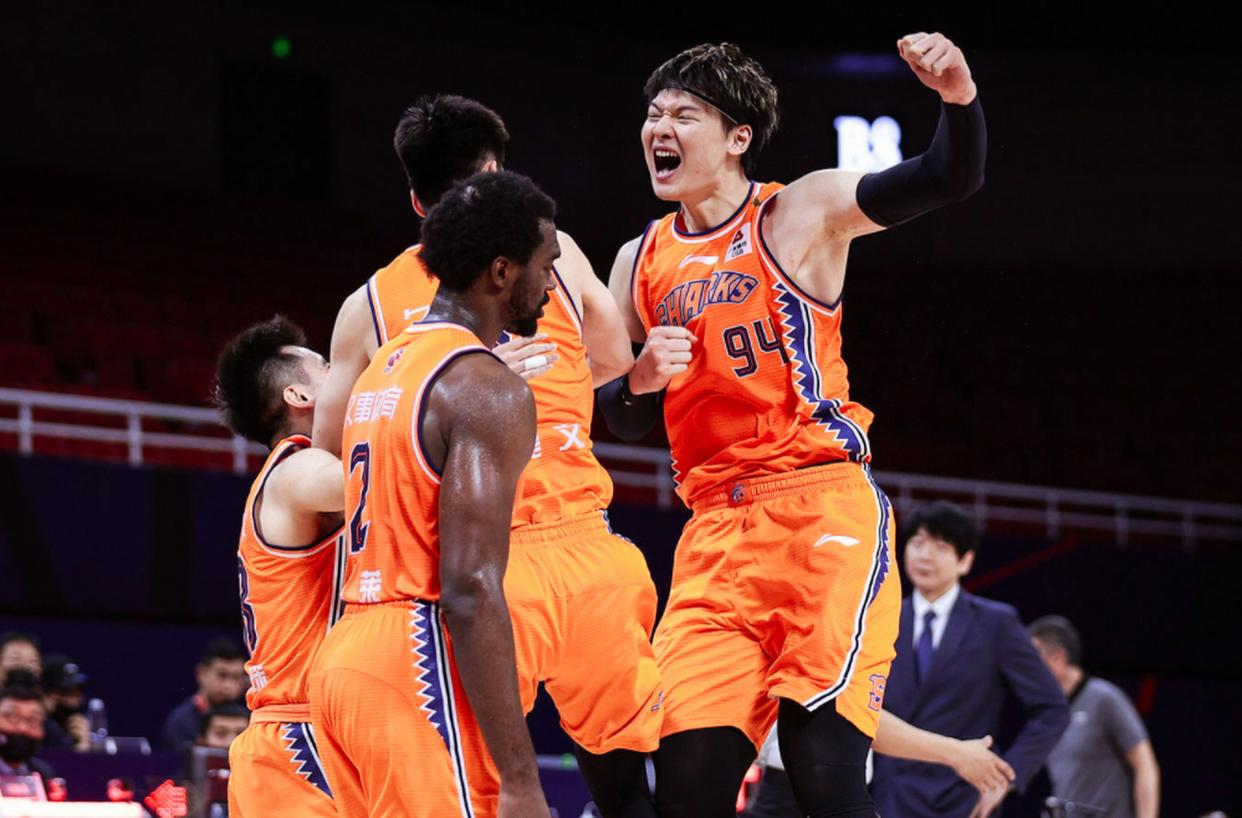 包含主帅战术周密，球队晋级决赛充满信心的词条