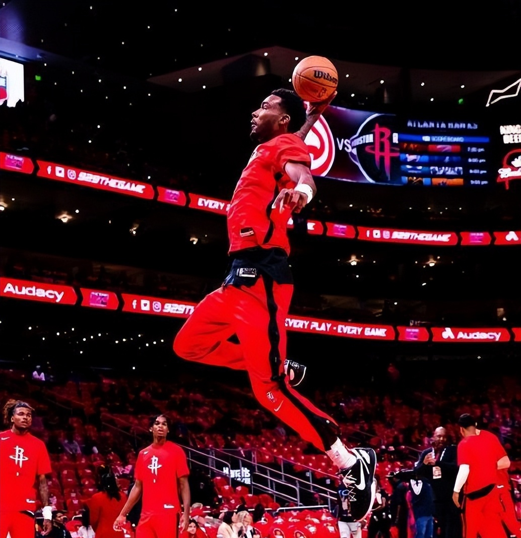 亚力克斯主场击败强敌，迎来连胜的简单介绍