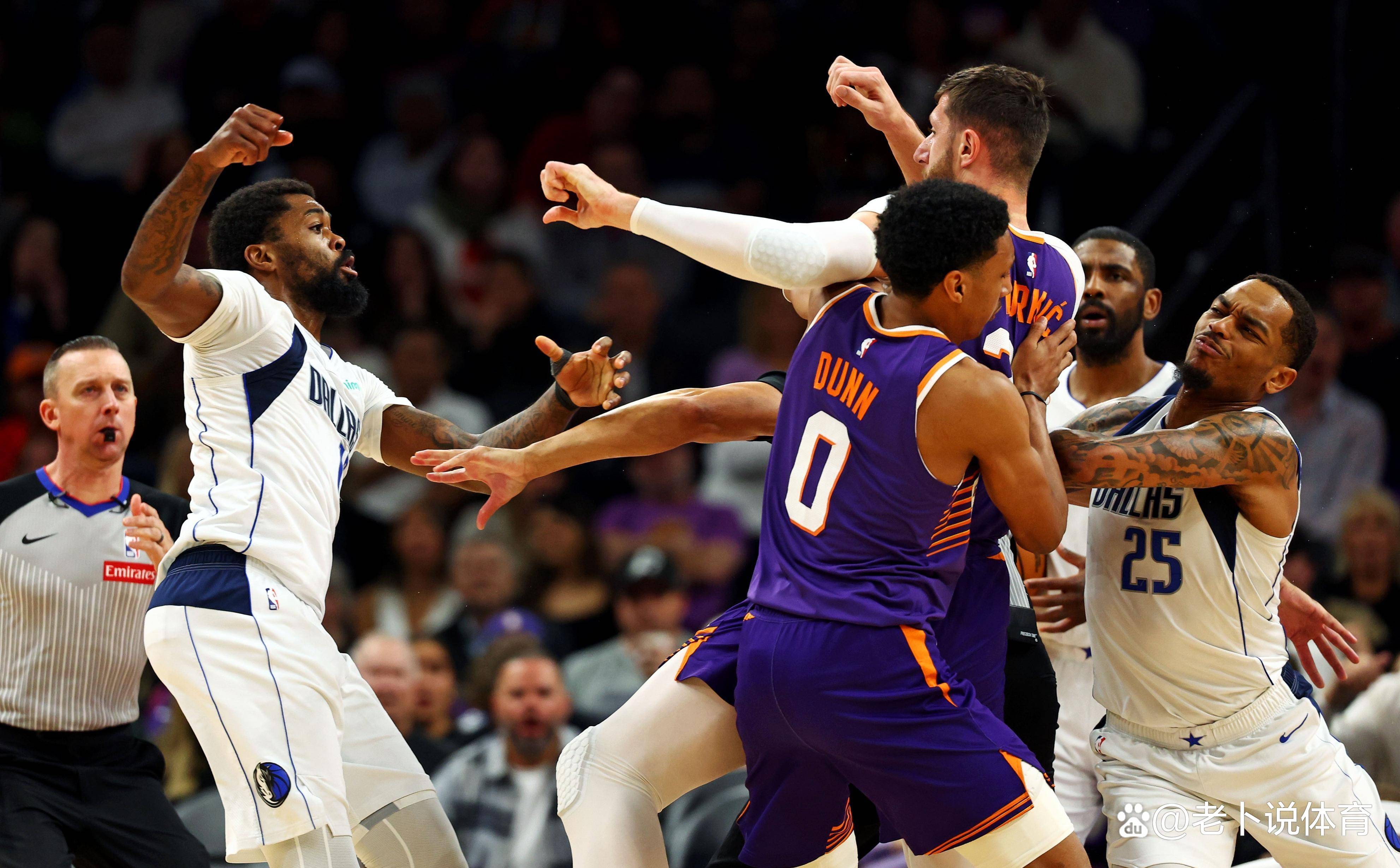 爵士队全力以赴,精妙配合取胜对手 爵士队全力以赴,精妙配合取胜对手