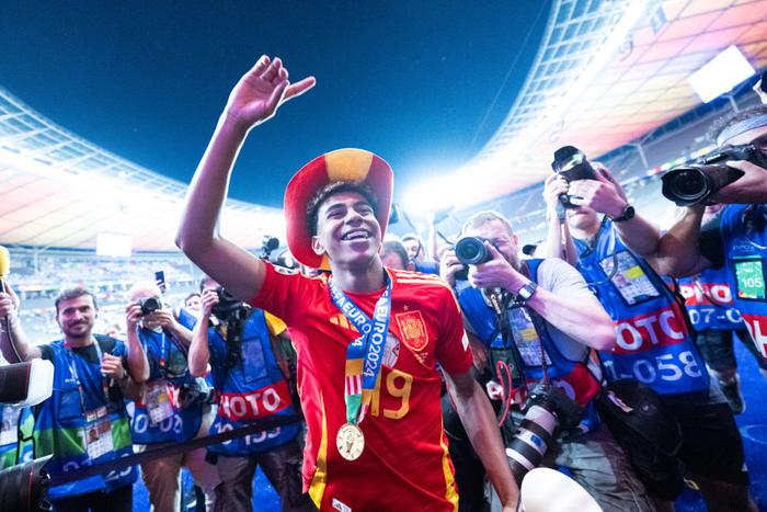 卢森堡队员取得关键胜利，获得欧锦赛资格的简单介绍