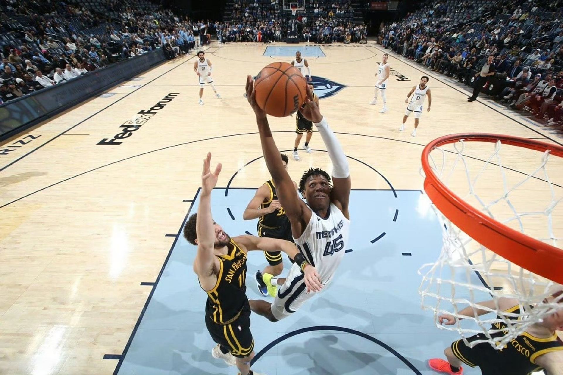 包含勇士客场不敌灰熊，再遭失利的词条