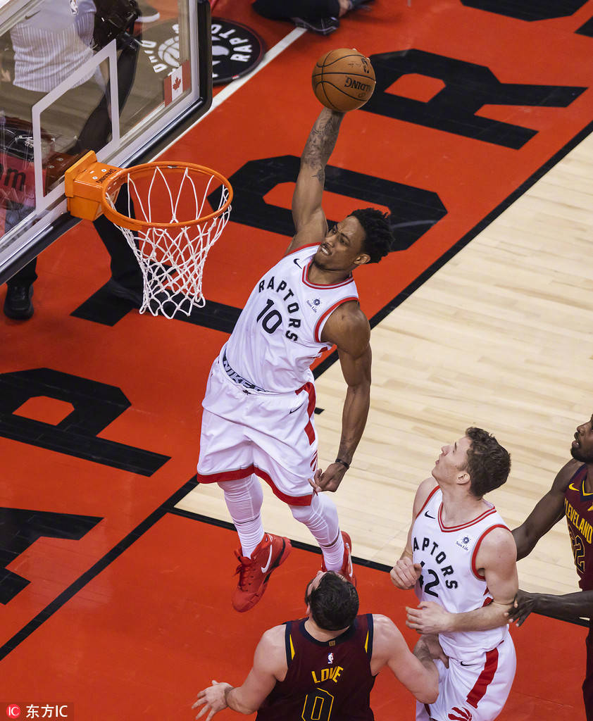 猛龙客场取胜：范乔丹准三双，火力全开