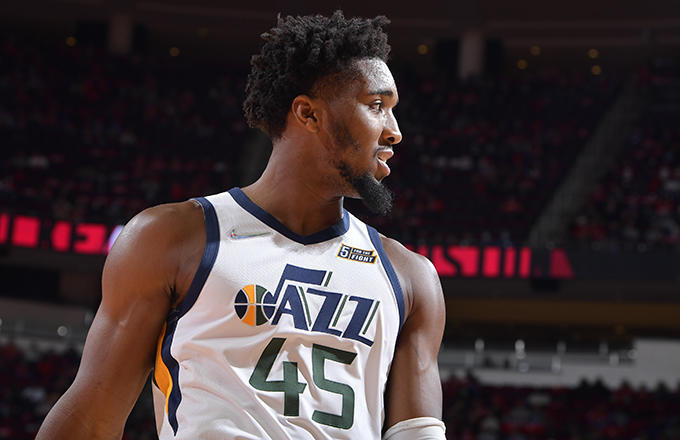 火箭力克骑士，保持不败势头