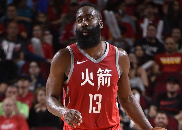 火箭力克骑士，保持不败势头