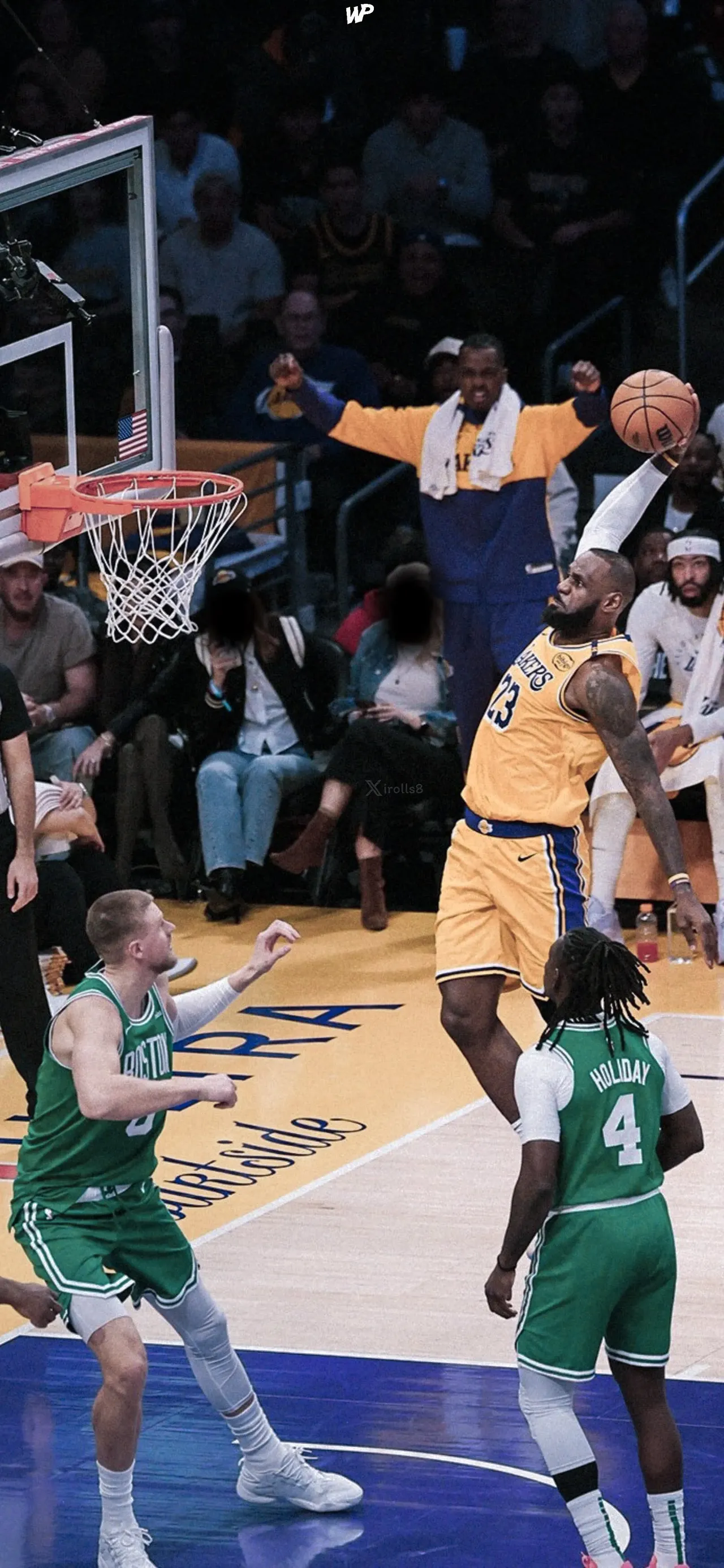 湖人主场大胜雄鹿,戴维斯伤愈复出令人眼前一亮 湖人主场大胜雄鹿,戴维斯伤愈复出令人眼前一亮