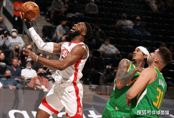 火箭险胜黄蜂，沃尔复出表现抢眼